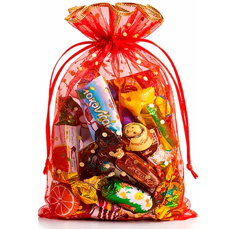 Красный мешок из органзы с золотым горошком и сладостями